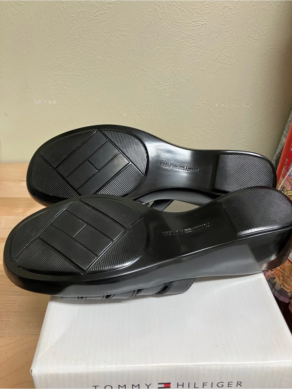 Tommy Hilfiger women slide